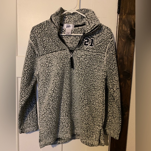 Quarter zip - Picture 1 of 1